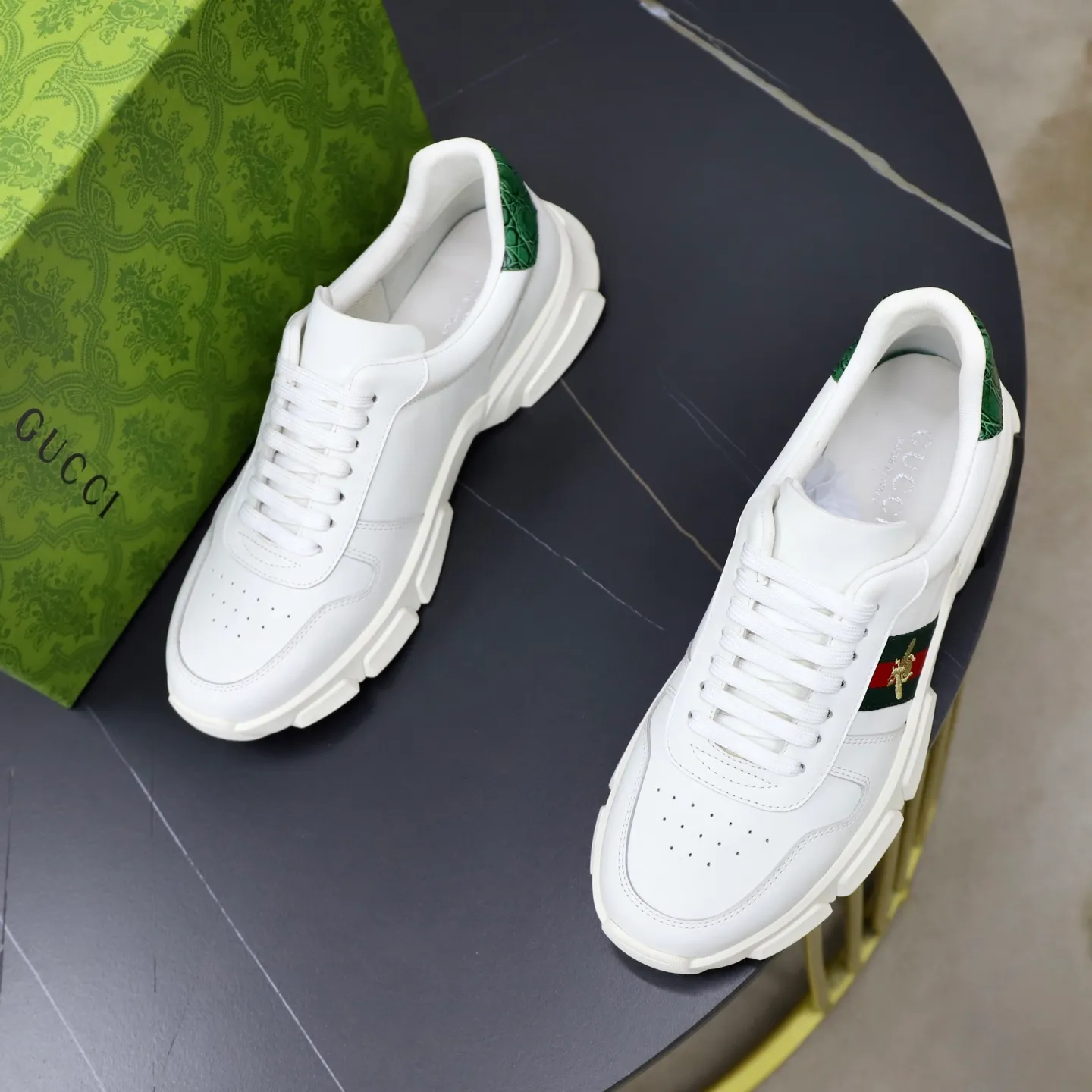 Ex-factory price: 540💰💰🙅‍♂️🙅‍♂️🙅‍♂️ Brand: GUCCI Standard code: 38-44 (45 customized) Grade: Same as the official website Material: Cowhide stitching Comfortable and breathable sheepskin lining Lightweight and wear-resistant sports outsole Style category: Men's fashionable casual shoes Running sports shoes Distinguished luxury brand elements Top luxury color: actual picture color